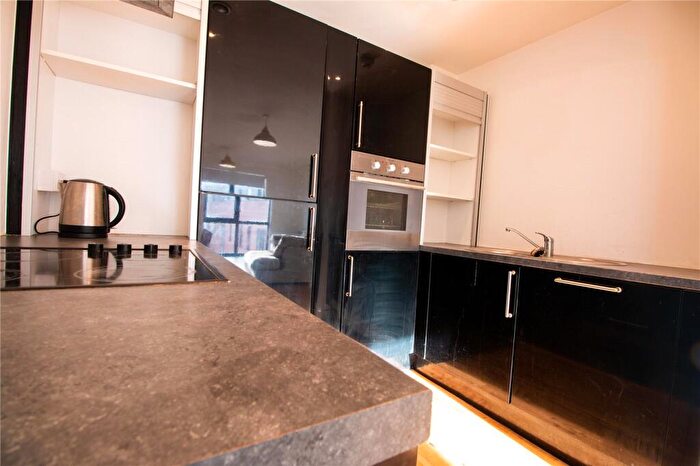 2 Bedroom Flat To Rent In The Gallery, Plaza Boulevard, Liverpool, L8
