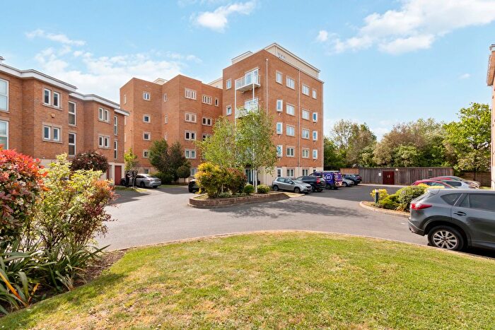 2 Bedroom Flat For Sale In Greenview Drive, Raynes Park, SW20