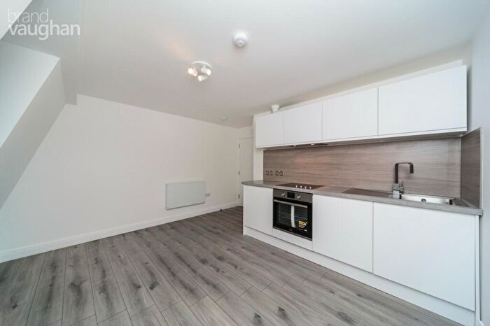 Flat To Rent In St Annes Court, Howard Place, Brighton, BN1