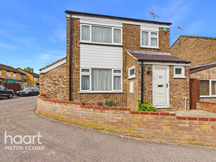 3 Bedroom Detached House For Sale In Golden Drive, Eaglestone, MK6