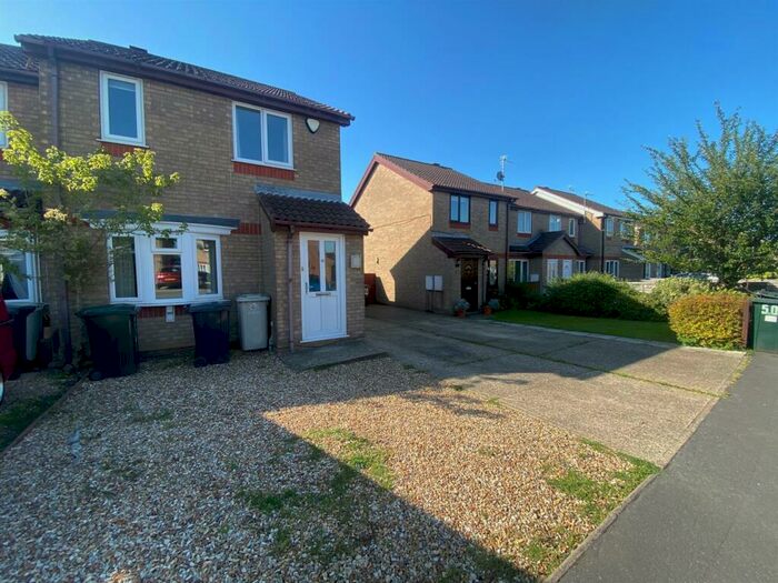 3 Bedroom Semi-Detached House To Rent In Fulmar Drive, Louth, LN11