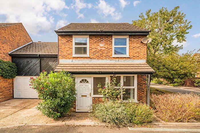 4 Bedroom Bungalow To Rent In Thamesgate Close, Ham, TW10