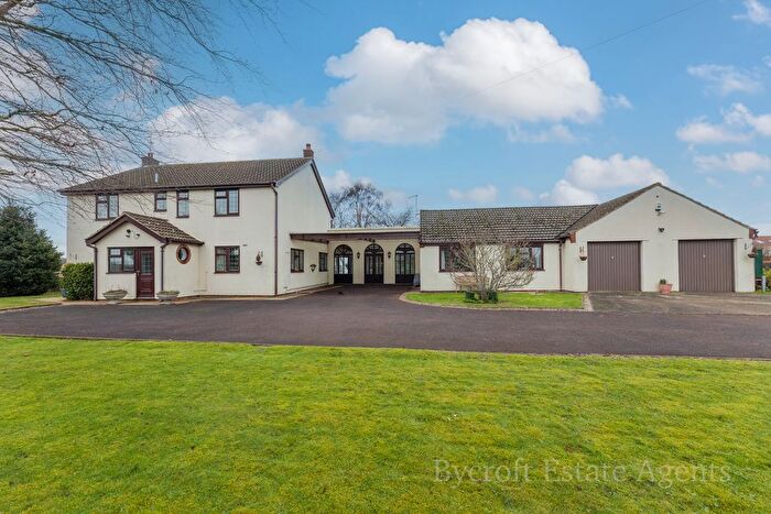 4 Bedroom Detached House For Sale In Main Road, Ormesby St Michael, NR29