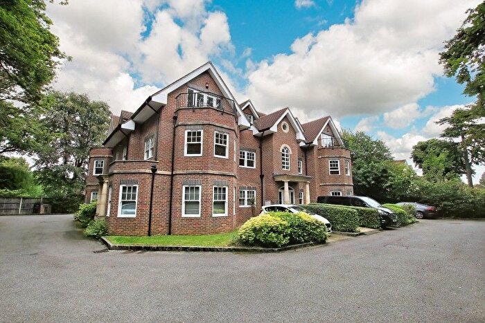 1 Bedroom Flat To Rent In Woodham, Surrey, KT15