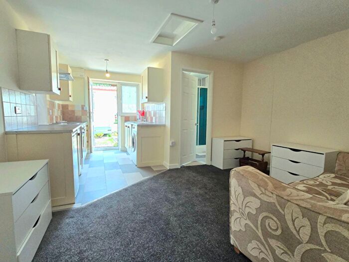 1 Bedroom Bungalow To Rent In Farnham Road, Liss, GU33