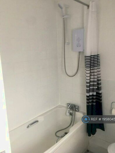 2 Bedroom Flat To Rent In Nolloth Crescent, Beverley, HU17