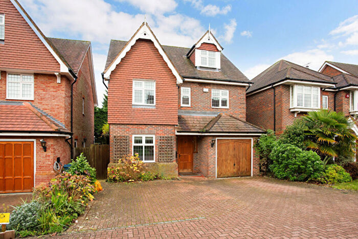 5 Bedroom Detached House For Sale In Flora Close, Stanmore, HA7