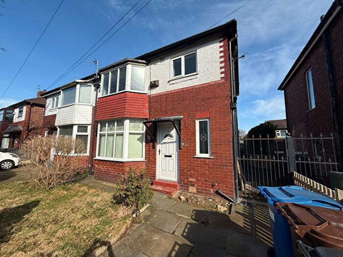 3 Bedroom Semi-Detached House To Rent In Buckingham Avenue, Whitefield, Manchester, M45