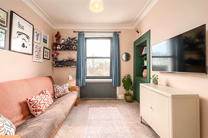 3 Bedroom Terraced House For Sale In Inchview Terrace, Edinburgh, Midlothian, EH7