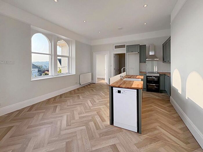1 Bedroom Flat To Rent In Hermosa Road, Teignmouth, TQ14