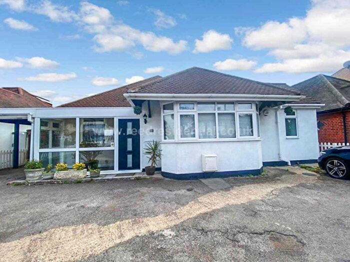3 Bedroom Detached Bungalow To Rent In Hobleythick Lane, Westcliff On Sea, SS0