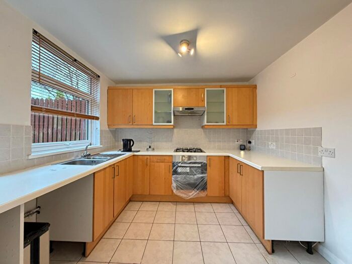 3 Bedroom End Of Terrace House To Rent In Chevin Avenue, Leicester, Leicestershire, LE3