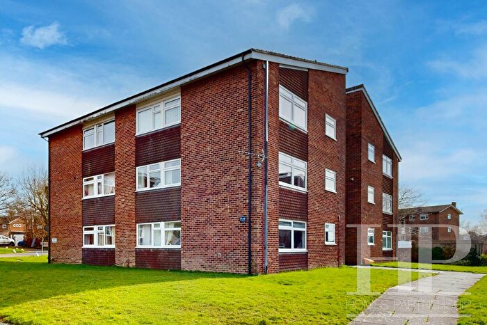 2 Bedroom Flat To Rent In Hillmead, Crawley, RH11