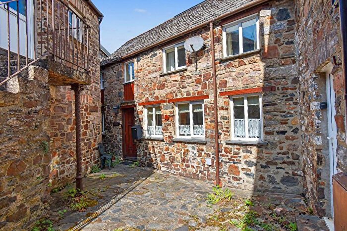 1 Bedroom Terraced House For Sale In North Street, Okehampton, EX20