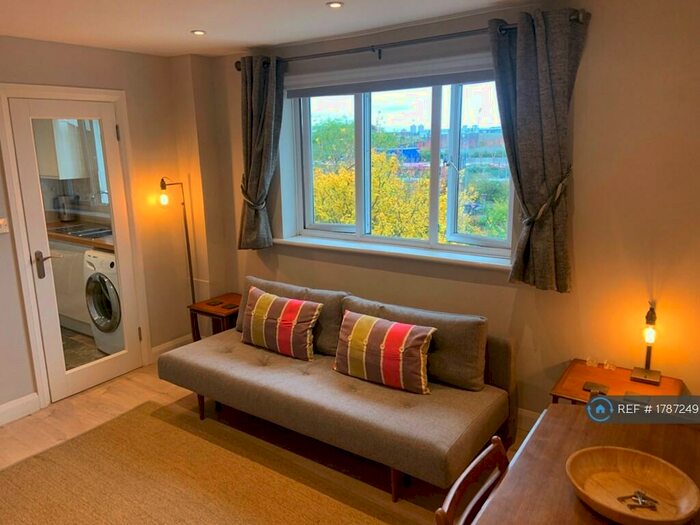 Studio To Rent In Witham Court, London, E10