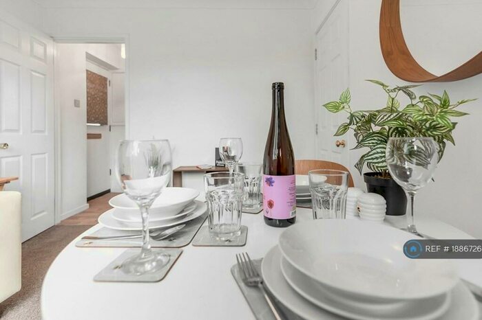 3 Bedroom Flat To Rent In Pippin Green, Norwich, NR4