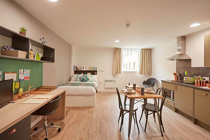Studio To Rent In Blackhorse Lane, London, E17