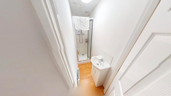6 Bedroom Terraced House To Rent In Matlock Court, Nottingham, NG1