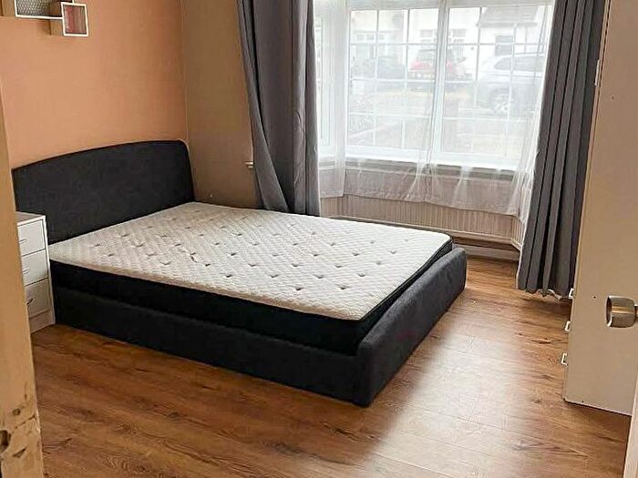 1 Bedroom Flat To Rent In Drew Gardens, Greenford, UB6