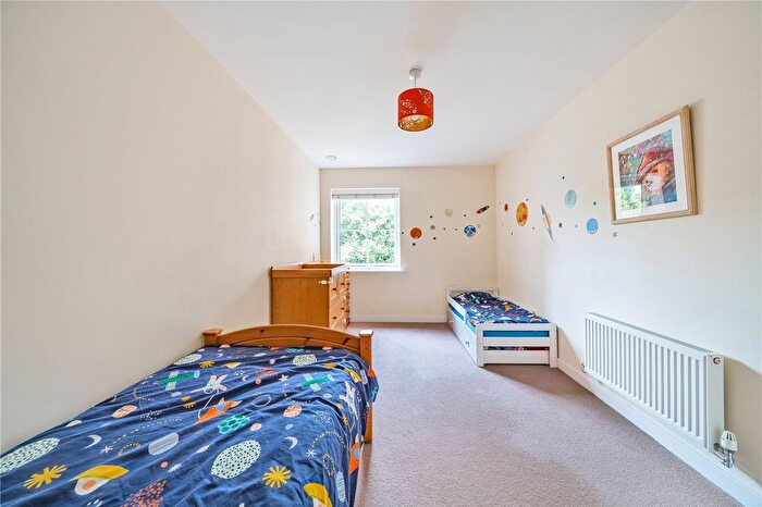 2 Bedroom Flat For Sale In Eden Road, Dunton Green, Sevenoaks, Kent, TN14