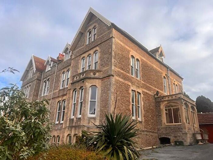 2 Bedroom Flat To Rent In Bay Road, Clevedon, Somerset, BS21