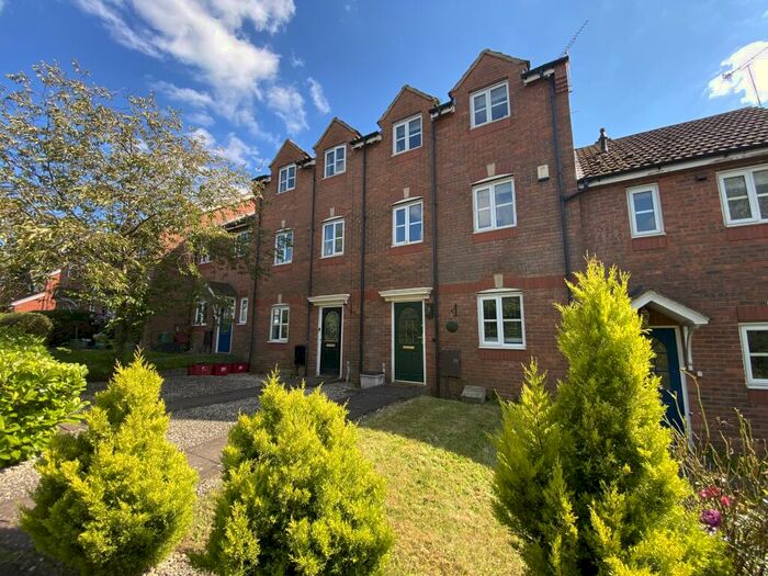 3 Bedroom House To Rent In Plantagenet Park, Heathcote, Warwick, CV34