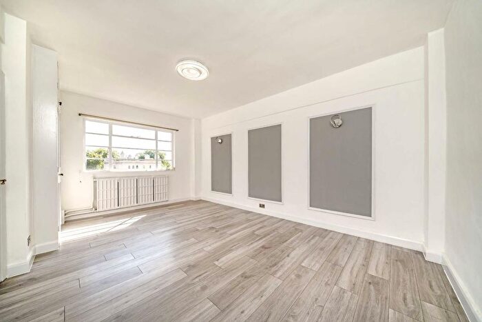Studio To Rent In Palace Gardens Terrace, Kensington, W8