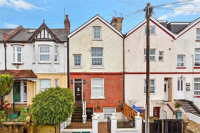 3 Bedroom Terraced House For Sale In Waterloo Road, Sutton, Surrey, SM1