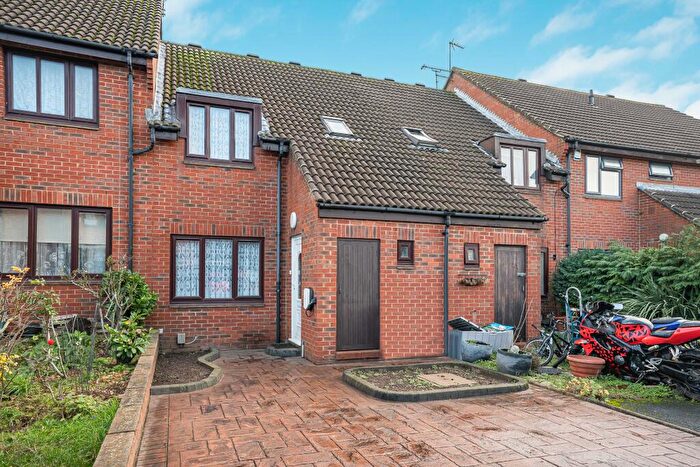 3 Bedroom Terraced House For Sale In Dalewood, Welwyn Garden City, Hertfordshire, AL7
