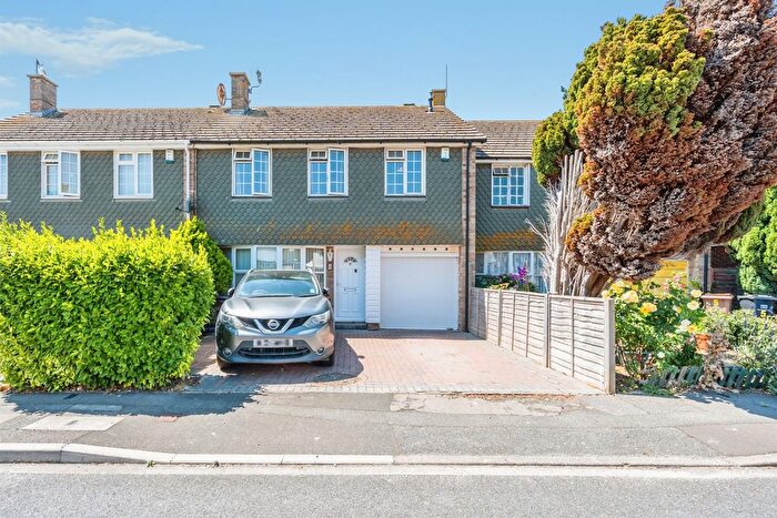4 Bedroom Terraced House For Sale In Countisbury Close, Bognor Regis, PO21
