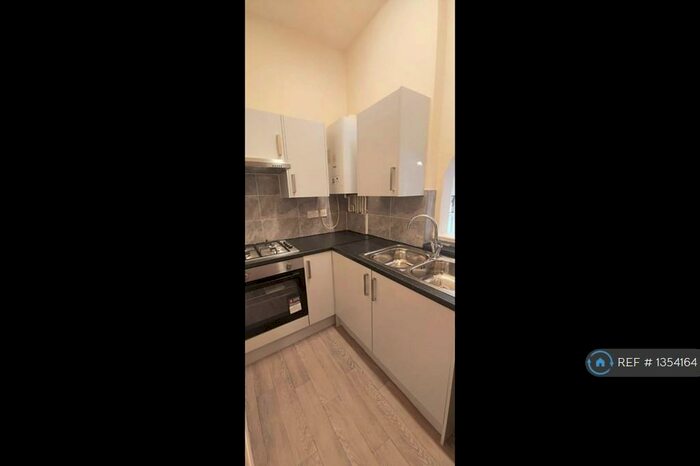 1 Bedroom Flat To Rent In Wellington Street West, Salford, M7