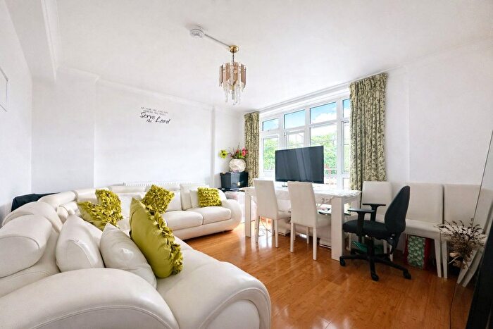 2 Bedroom Flat For Sale In Lewisham Park, London, SE13