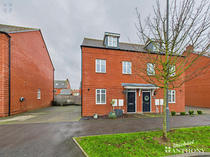 3 Bedroom House For Sale In Sorrel Way, Kingsbrook, Aylesbury, Buckinghamshire, HP22