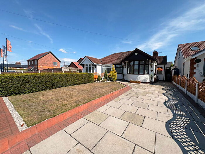 3 Bedroom Semi-Detached Bungalow For Sale In Liverpool Road, Lydiate, L31