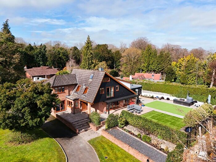 6 Bedroom Detached House For Sale In Outdowns, KT24