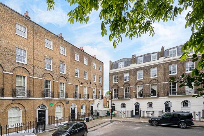 2 Bedroom Flat To Rent In Canonbury Square, London, N1