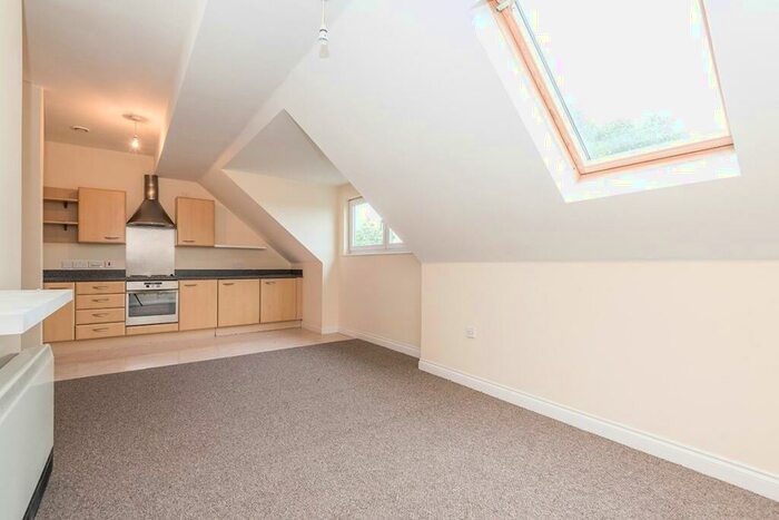 2 Bedroom Penthouse To Rent In Albert Promenade, Halifax, West Yorkshire, HX3