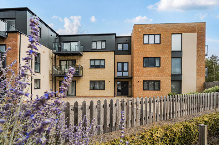 1 Bedroom Apartment For Sale In Oxford Road, Kidlington, Oxfordshire, OX5
