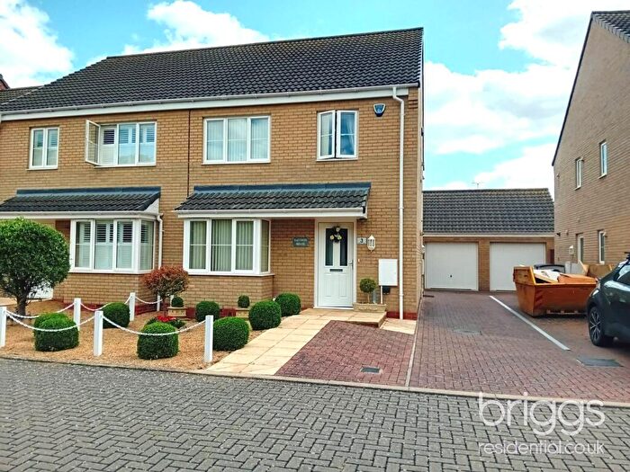 3 Bedroom Semi-Detached House For Sale In Clydesdale Gardens, Newborough, Market Deeping, PE6