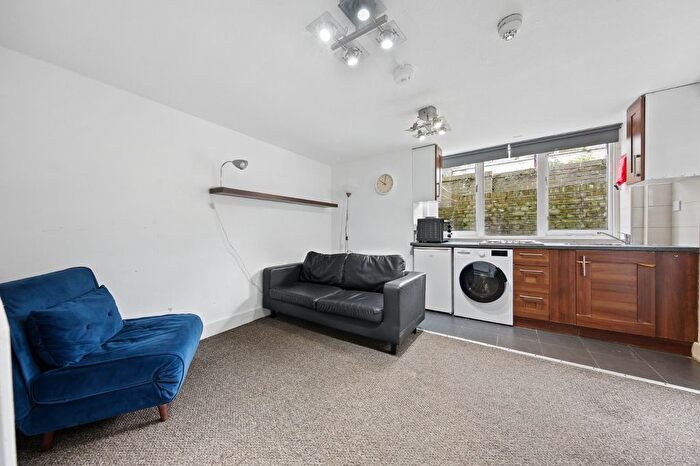 1 Bedroom Flat To Rent In Crowndale Road, Camden Town, NW1