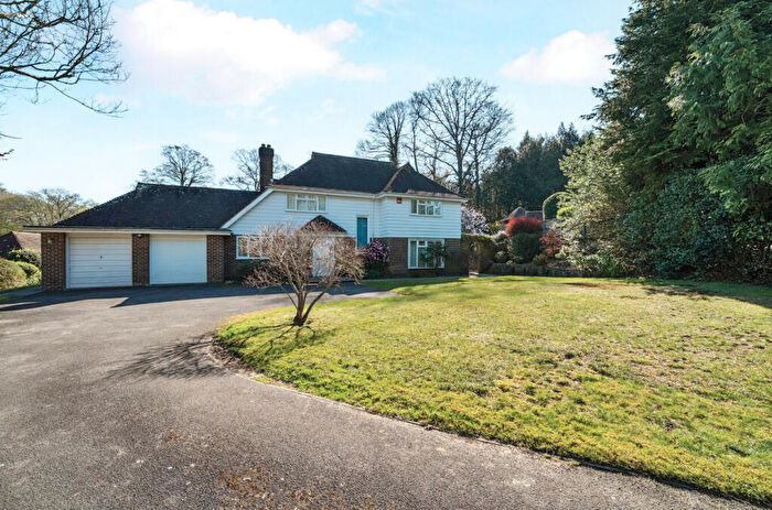 3 Bedroom Detached House For Sale In Closewalks Wood, Midhurst, West Sussex, GU29