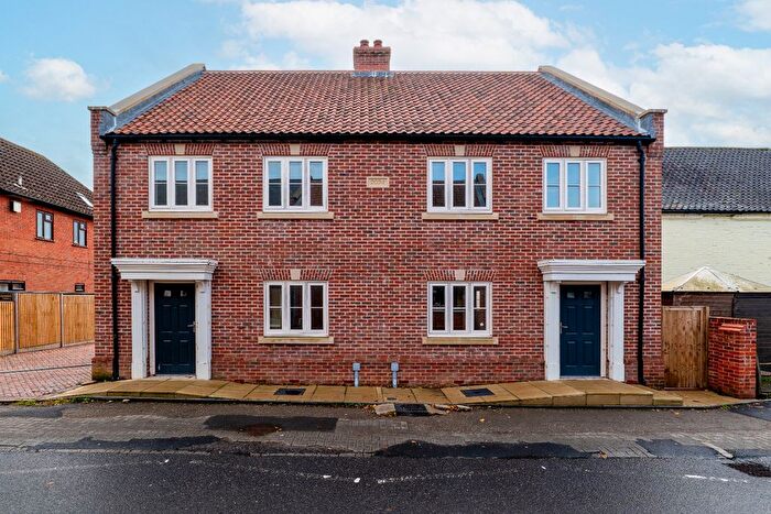 3 Bedroom Semi Detached House For Sale In Norwich Road, Fakenham, NR21