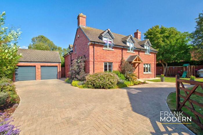 4 Bedroom Detached House For Sale In Highbury Gardens, Morton, PE10
