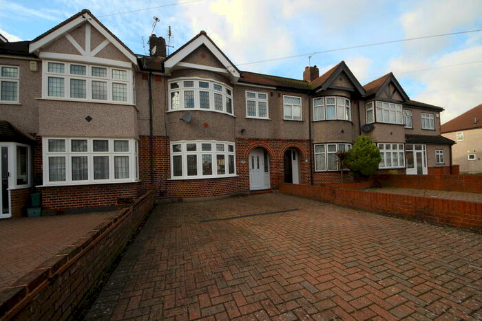 5 Bedroom Terraced House To Rent In Worcester Park, KT4