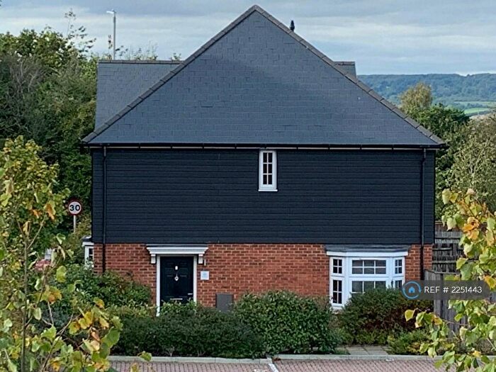 3 Bedroom End Of Terrace House To Rent In Sheldon Way, Larkfield, Aylesford, ME20
