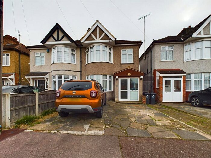3 Bedroom Semi Detached House To Rent In Gorseway, Romford, RM7