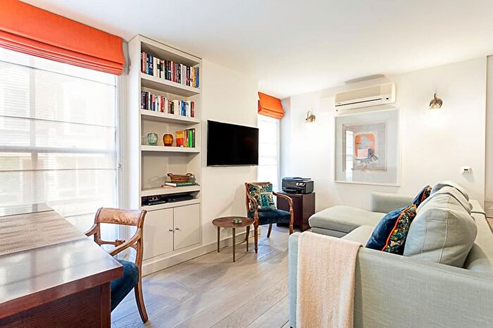 1 Bedroom Flat To Rent In Flat Court House, Seymour Place, London, W1H