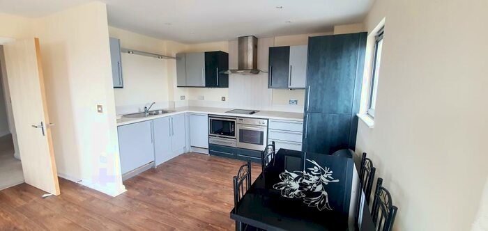 2 Bedroom Flat To Rent In Landmark Place, Churchill Way, Cardiff, CF10