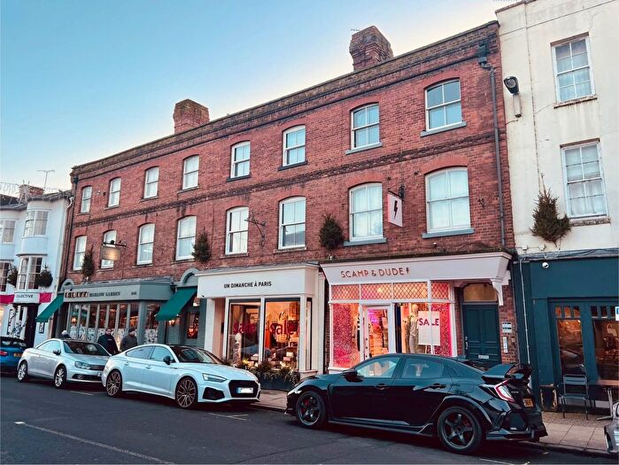 2 Bedroom Flat To Rent In High Street, Marlow, SL7