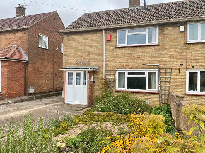 3 Bedroom End Of Terrace House For Sale In Hyde Road, Caddington, LU1